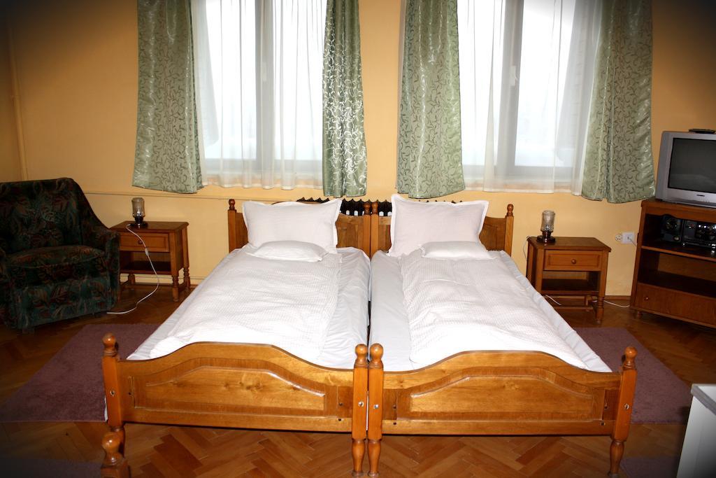 Hotel Tivoli Sovata Habitación foto